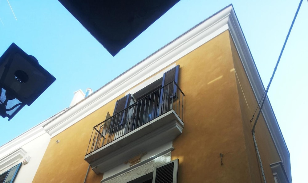 Suite Home Trani 1/50