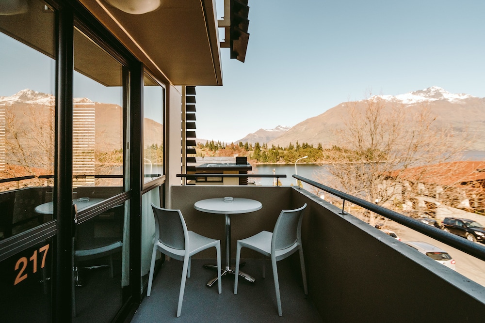 Garden Court Suites And Apartments photo3