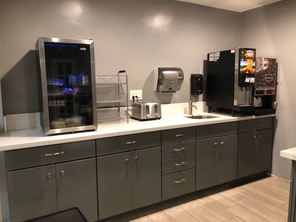 SureStay by Best Western Fresno Central 7/54