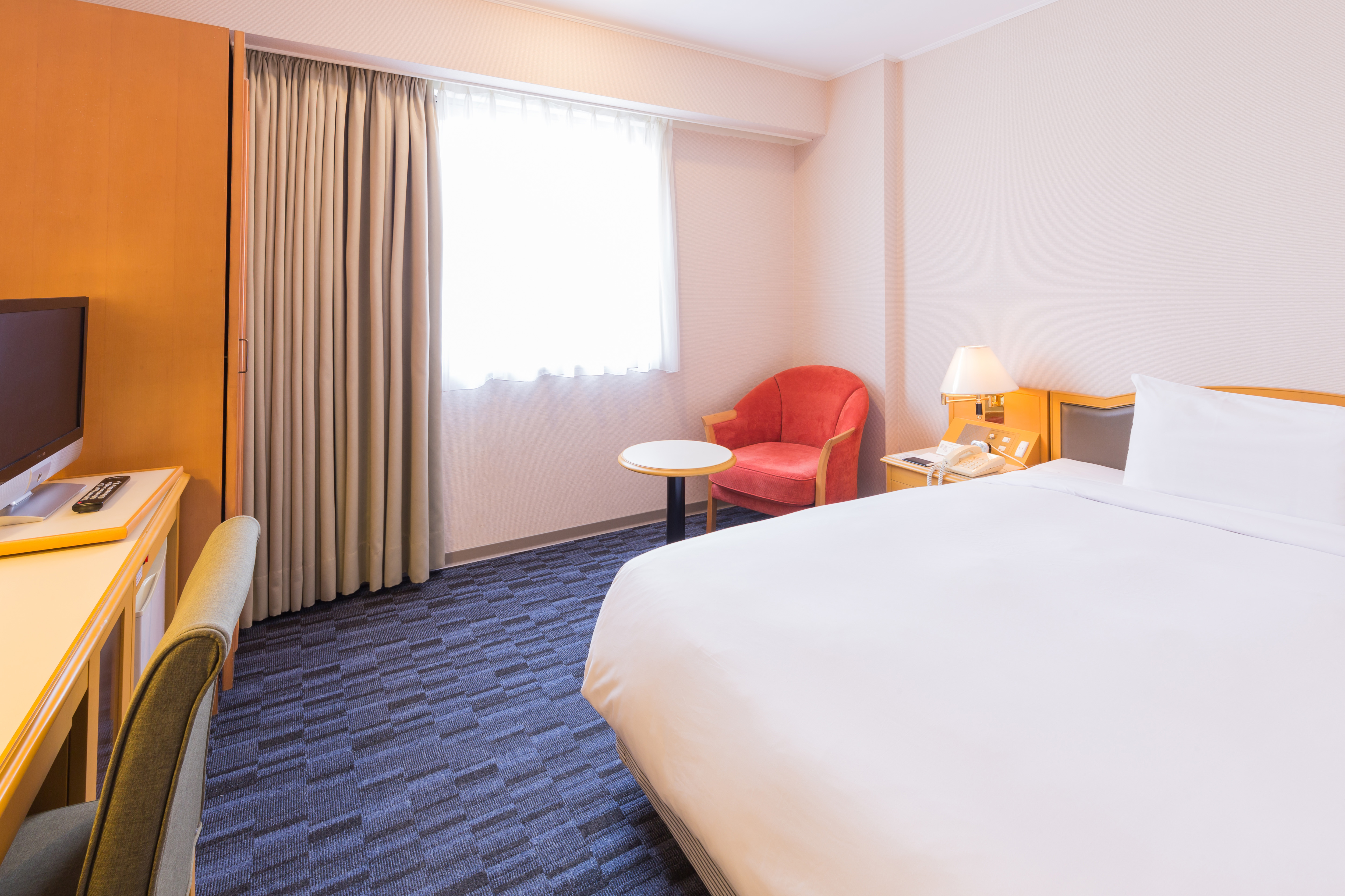 SEMI ROOM, SEMI DOUBLE BED