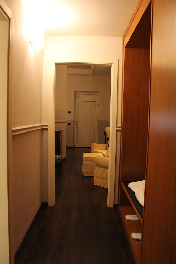 Hotel Don Carlo 26/50