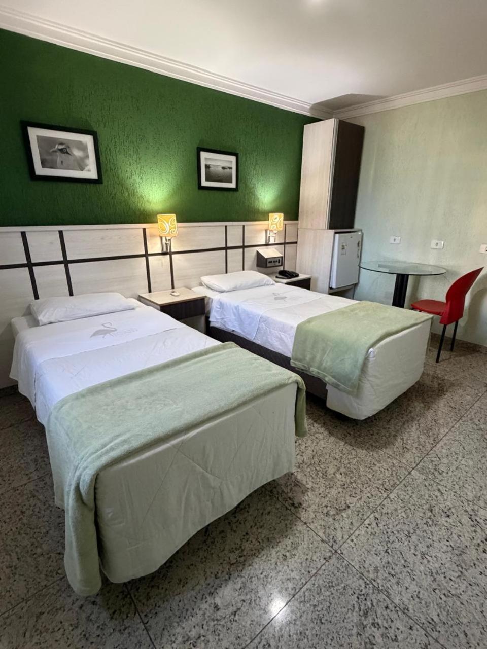 Residencial Pantanal Santa Cruz Hotel 8/35