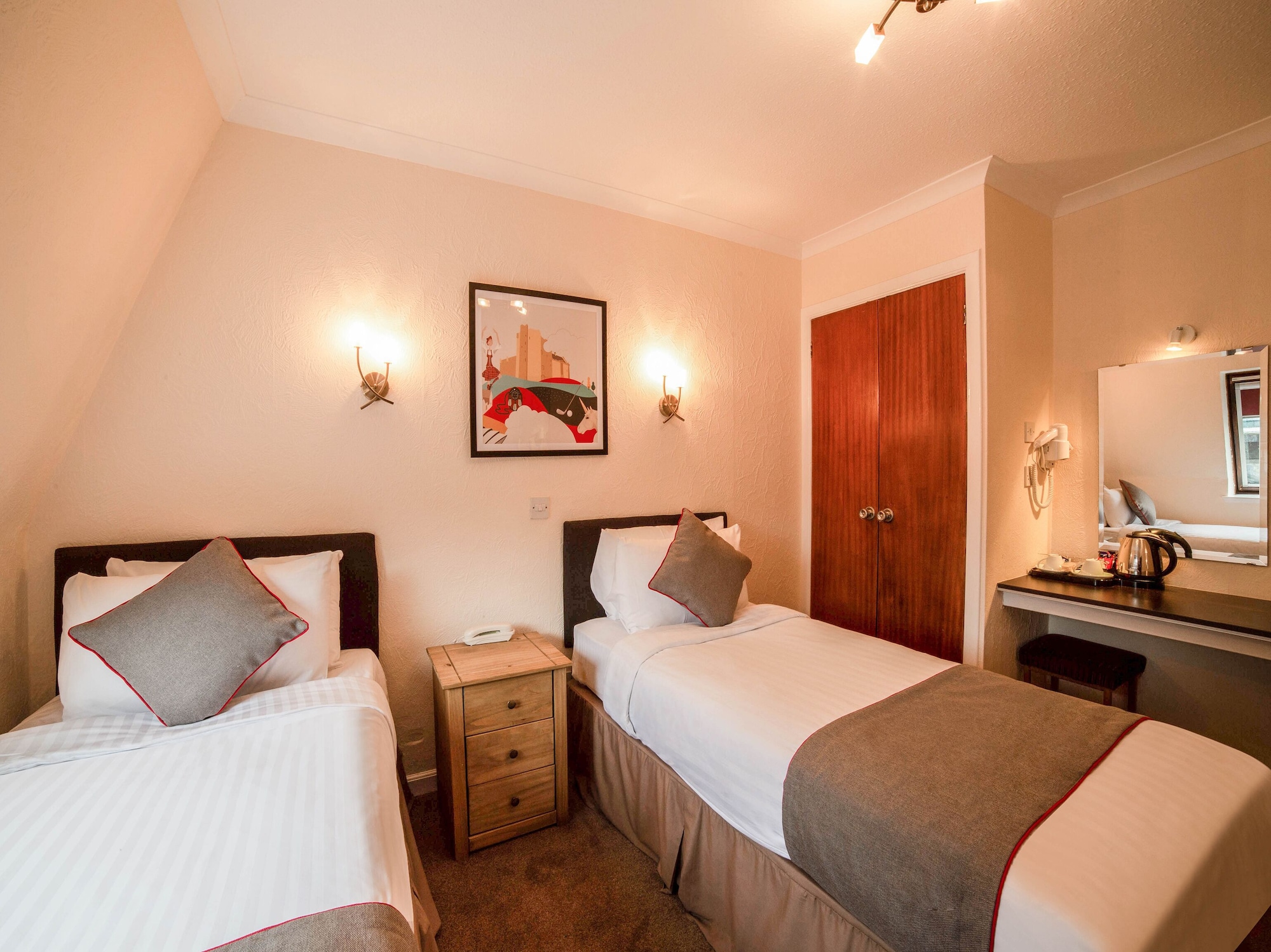 BASIC, TWIN BEDS, ANNEX