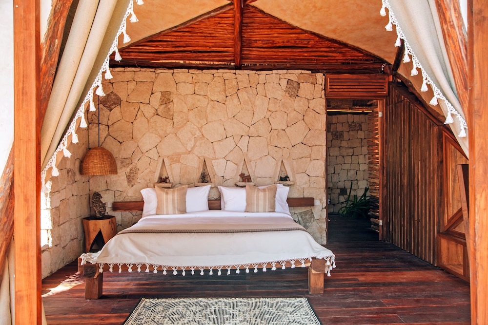 SUITE, OCEAN FRONT, PLUNGE POOL