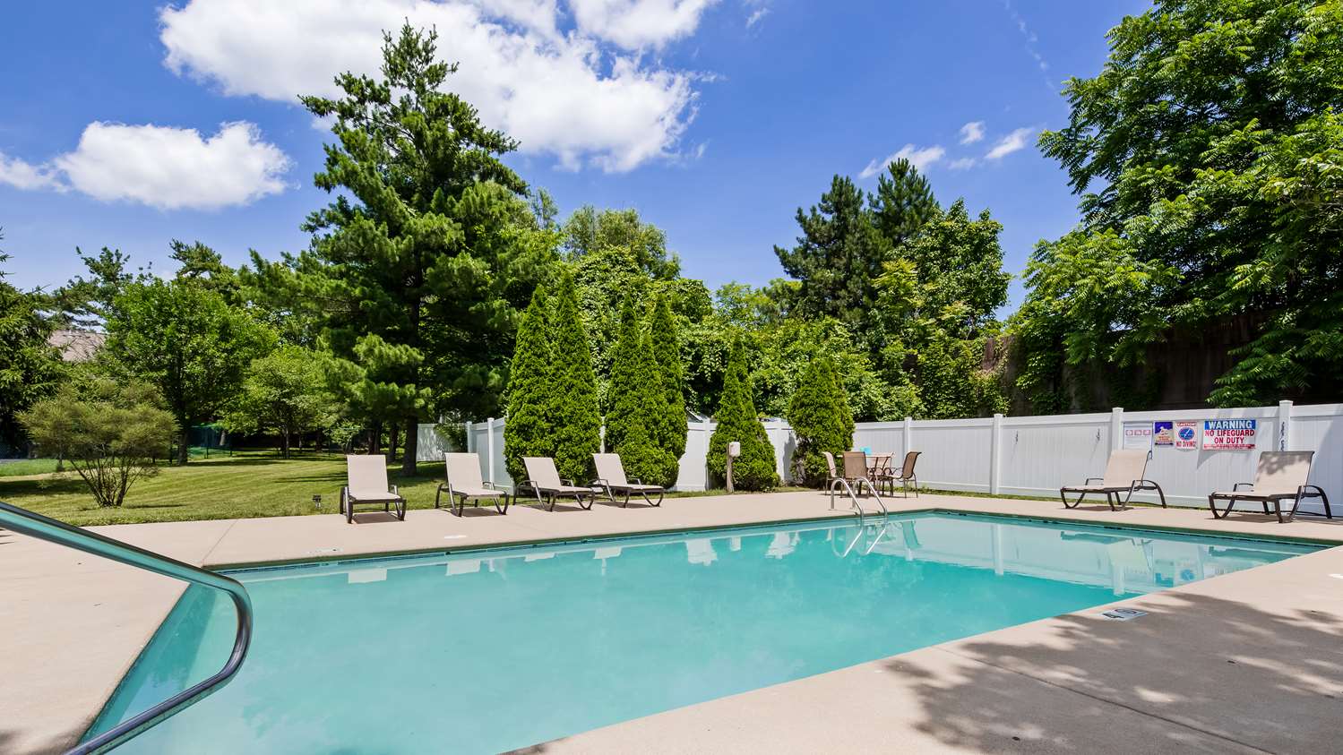 Best Western Plus Hannaford Inn & Suites 6/12