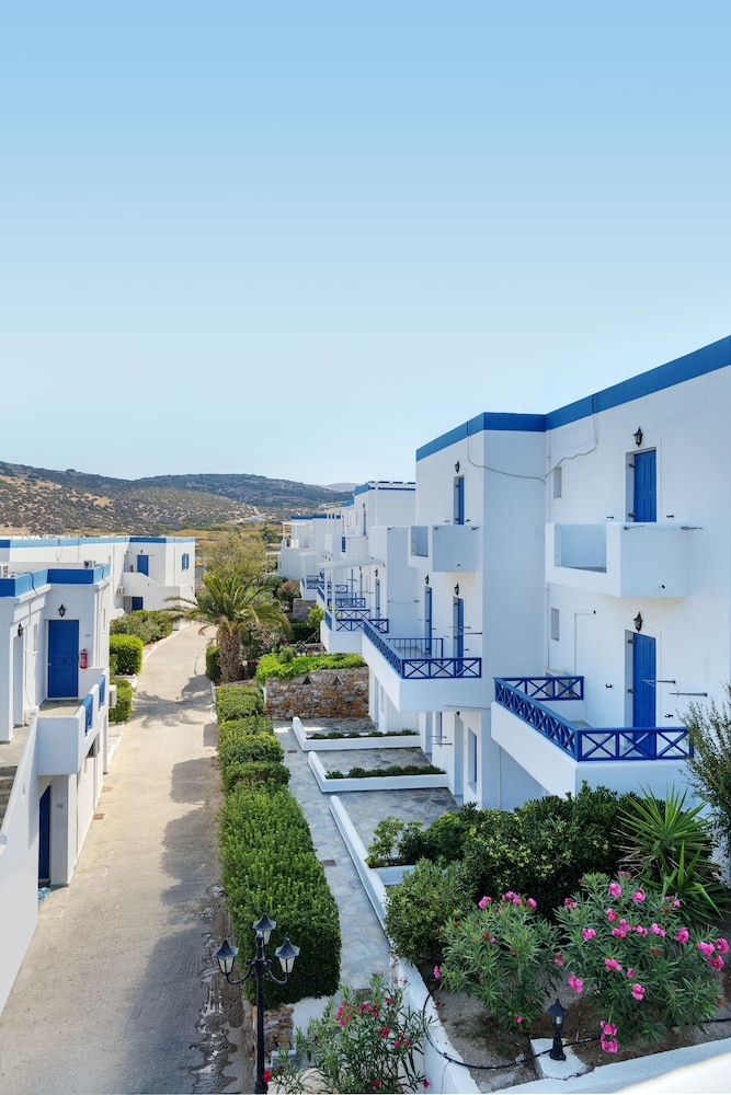 Dolphin Bay Seaside Resort & Suites in SYROS