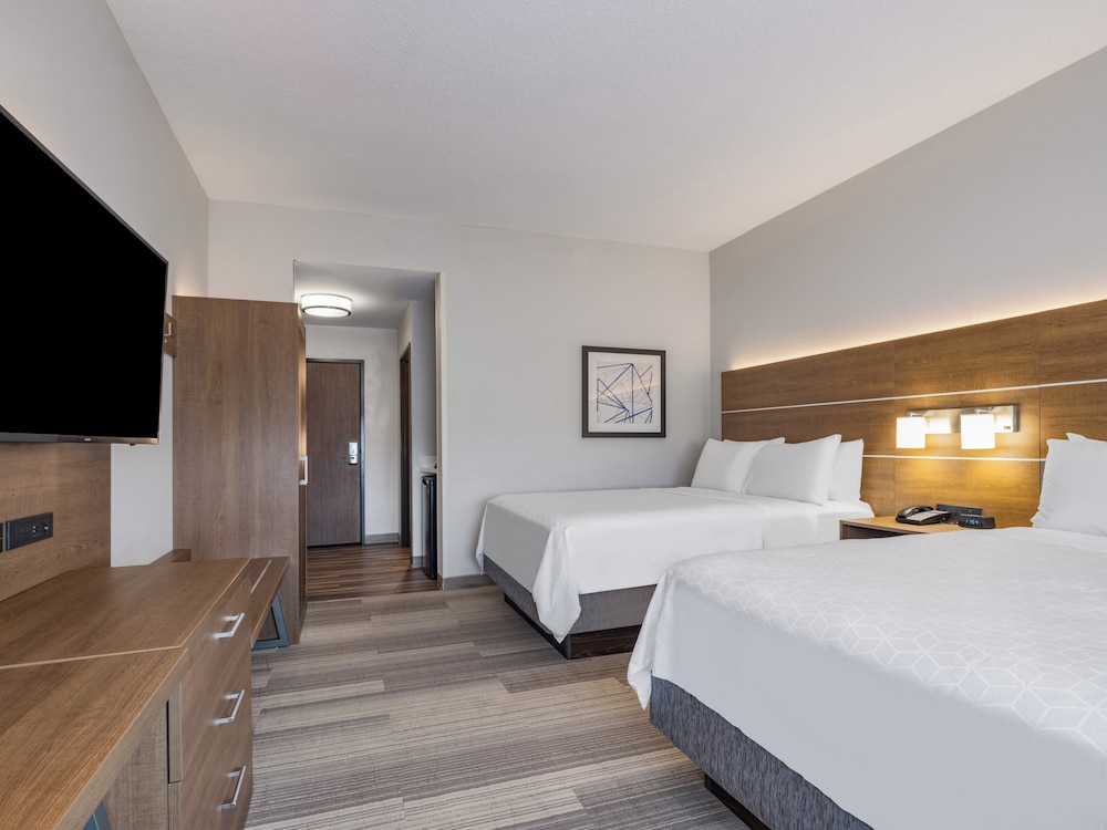 Standard, 2 Queen Beds