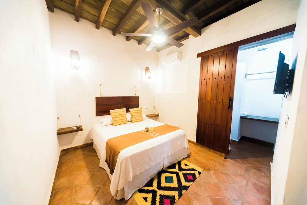 BOHEMIA HOTEL BOUTIQUE 23/50