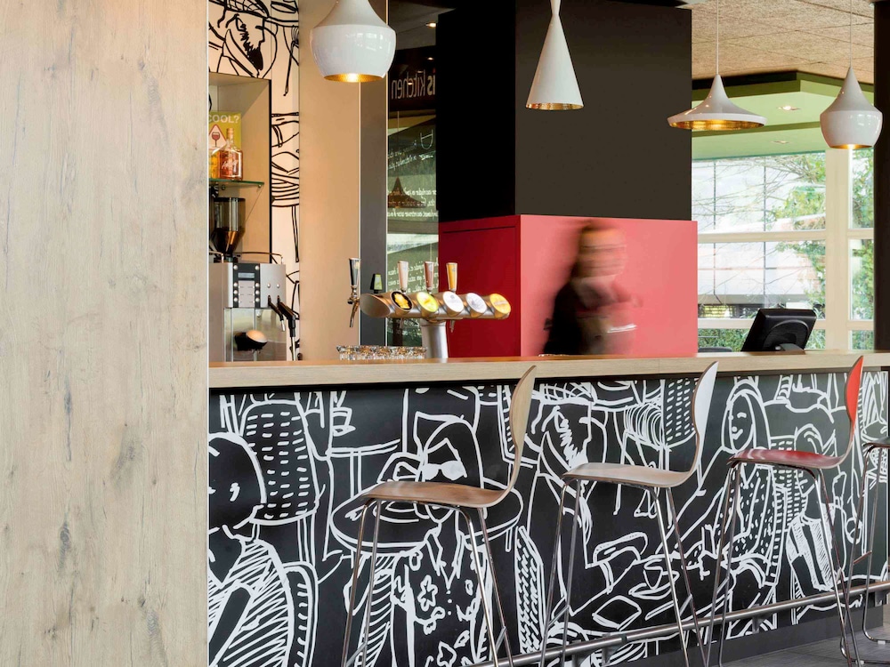 IBIS GENEVE AEROPORT 10/66