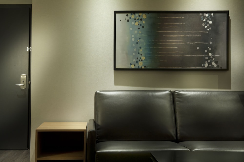 Ramada by Wyndham Laval 10/60