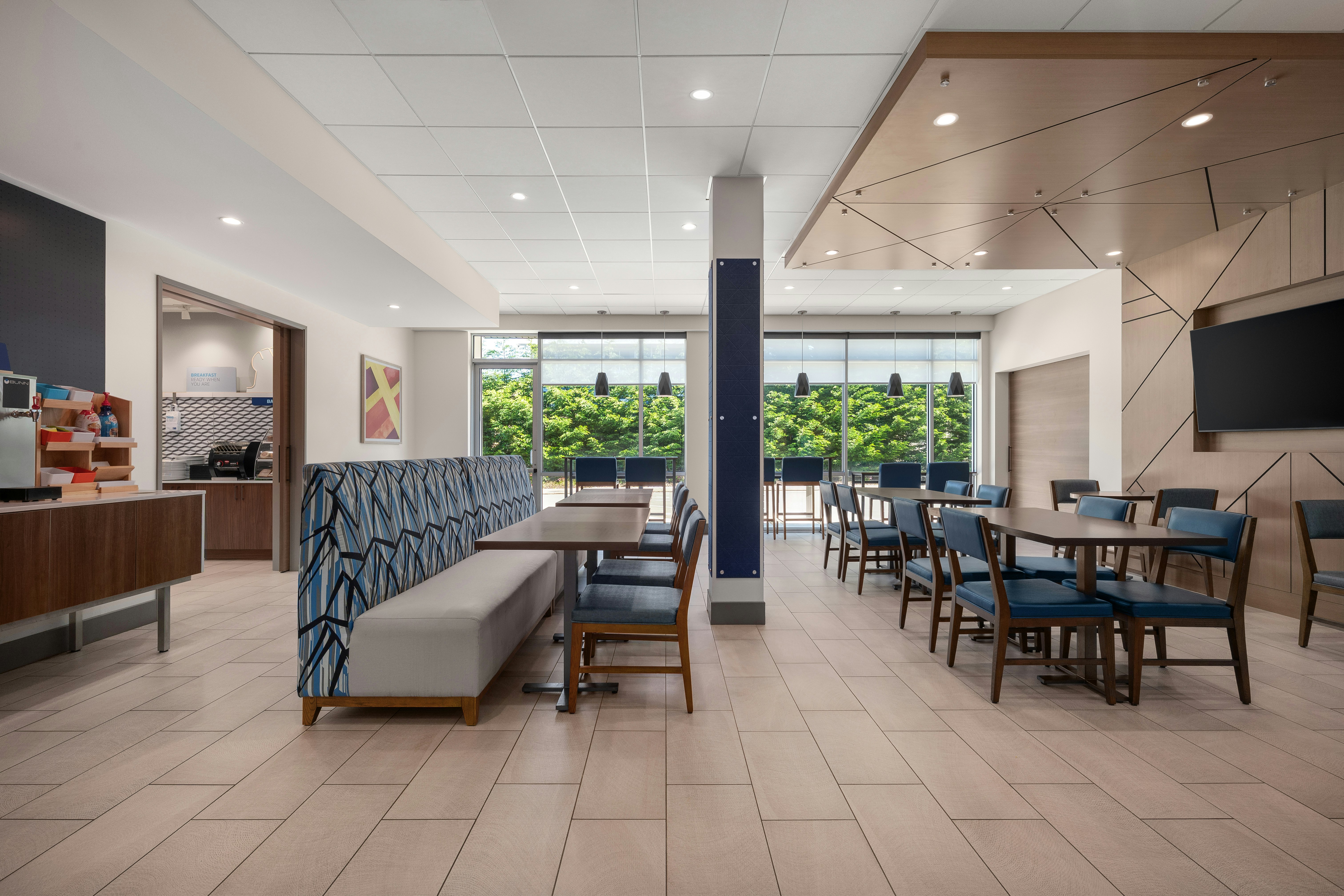 Holiday Inn Express & Suites COURTENAY - COMOX 50/63