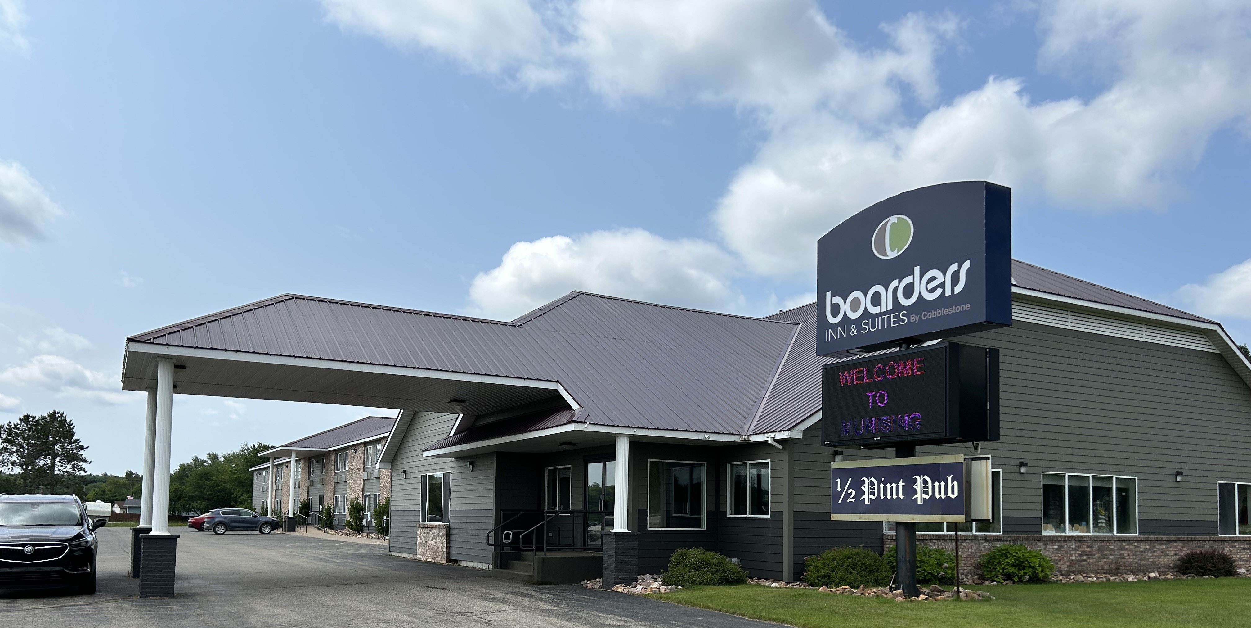 Boarders Inn & Suites by Cobblestone Hotels - Munising 46/51