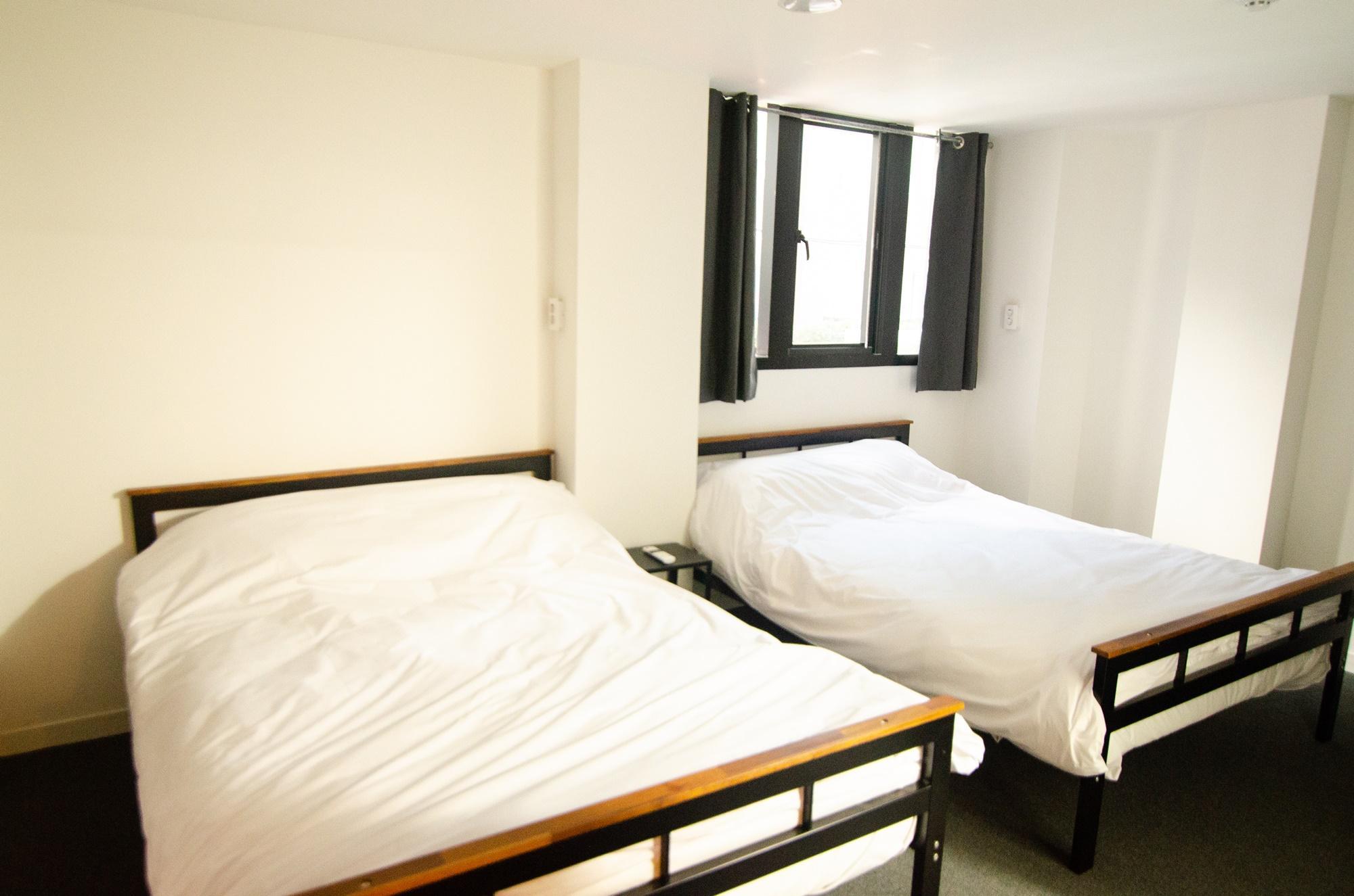 Deluxe, Family