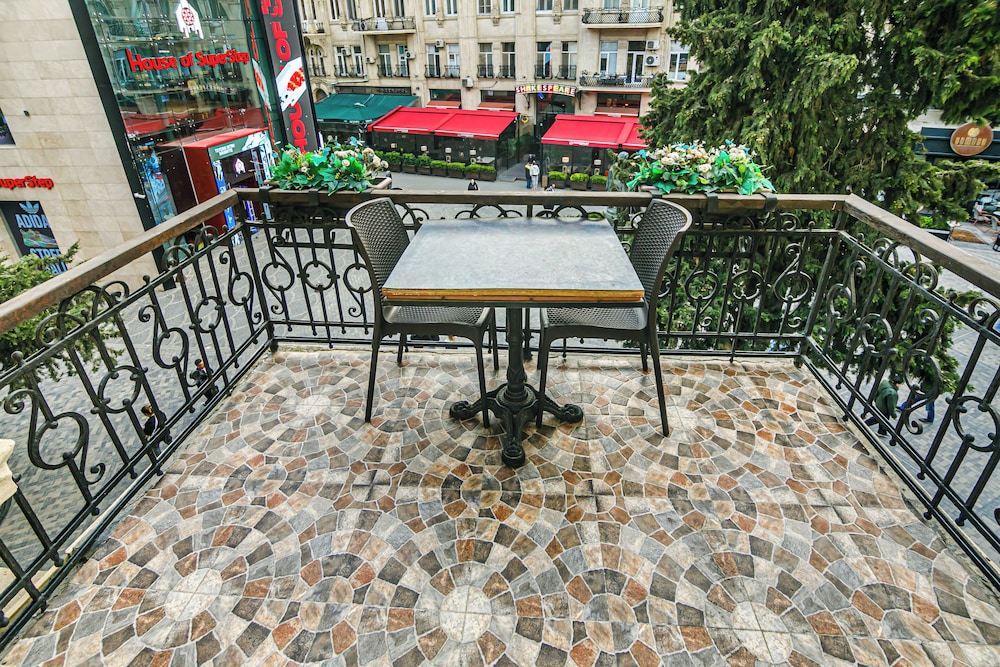 Bristol Hotel Baku 28/51