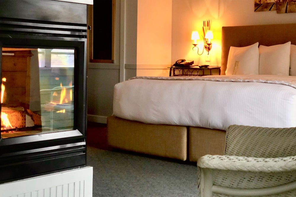 The French Country Inn Lake Geneva 8/43