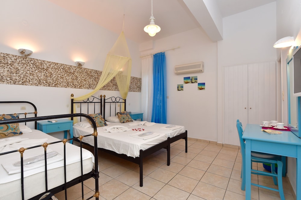 Afrodite Hotel 42/80