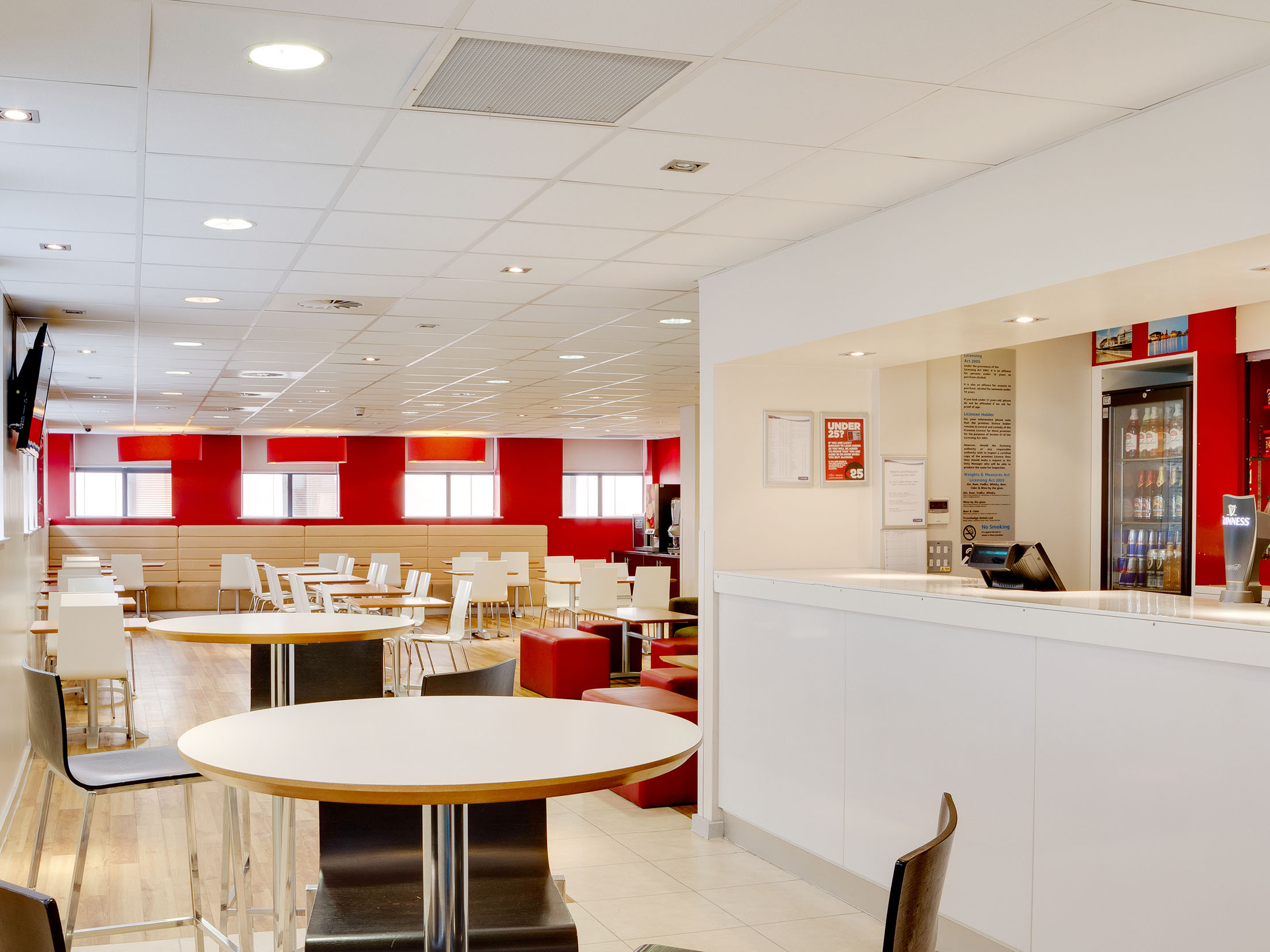 Travelodge Cardiff Central Queen Street 17/23