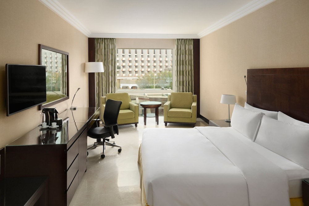 STANDARD, KING BED