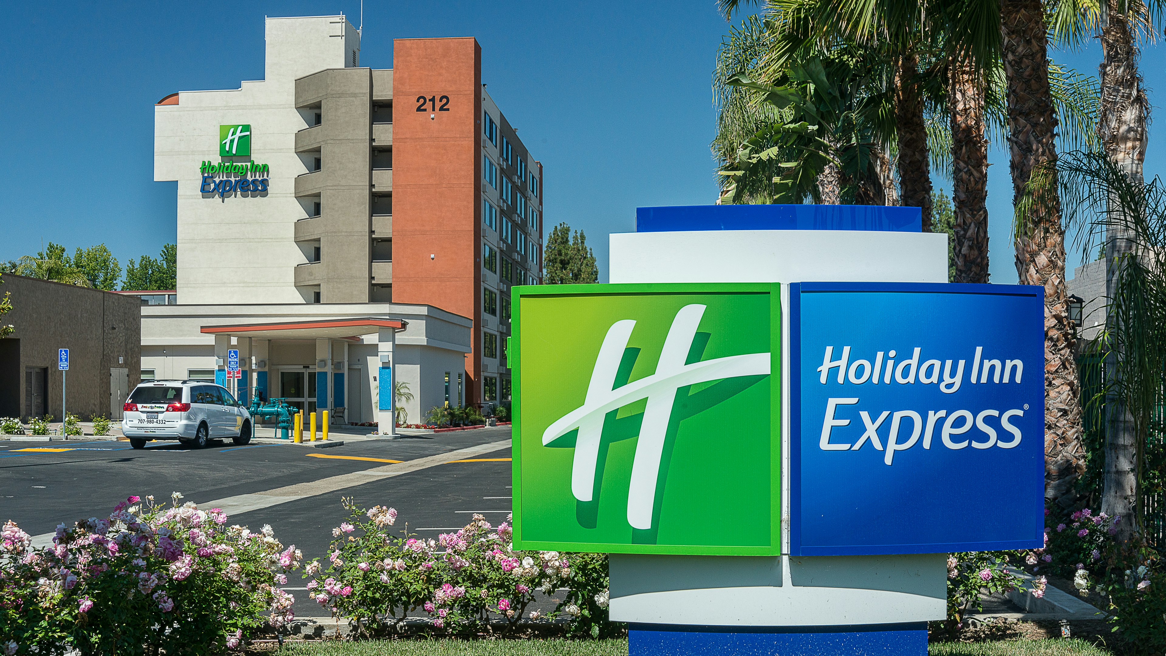 Holiday Inn Express Fullerton Anaheim 4/46