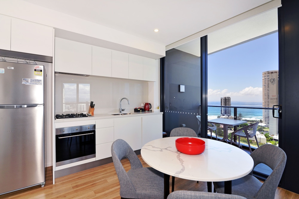 Ruby Gold Coast by CLLIX 45/63