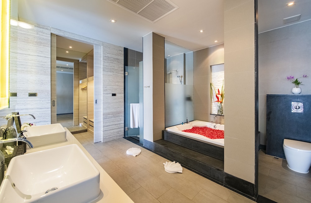 Cape Sienna Phuket Gourmet Hotel Villas 73/75