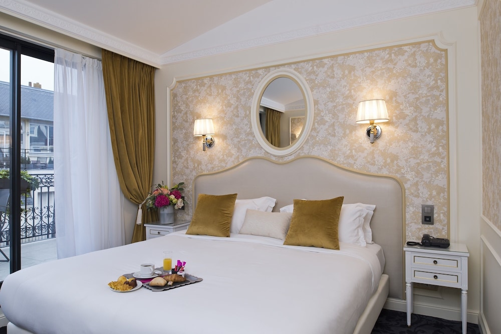 SUITE, OPERA VIEW, TERRACE