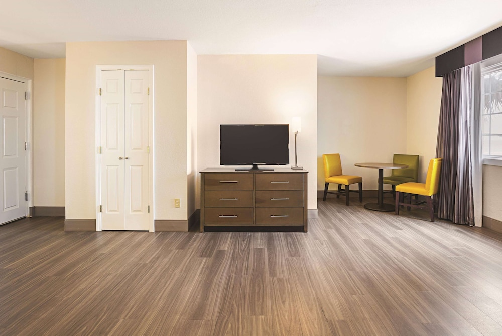 Wingate by Wyndham Galveston Beachfront at Seawall 19/32