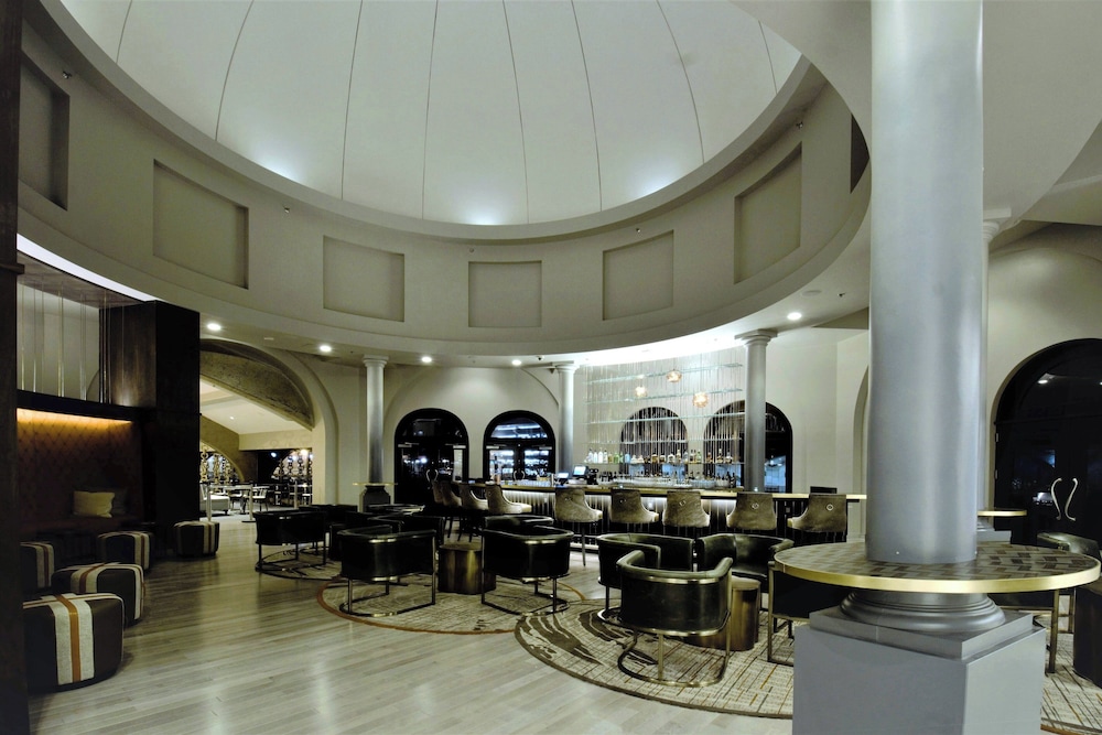 Renaissance Reno Downtown Hotel 24/50