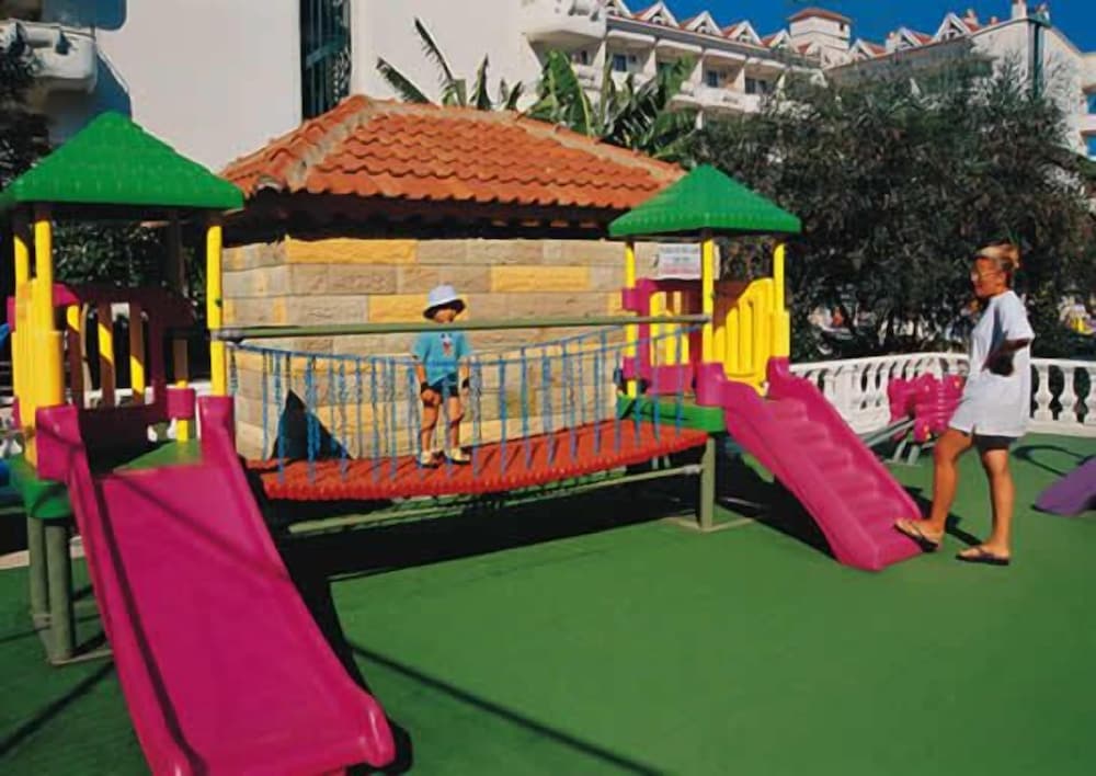 Pineta Club Hotel 40/50