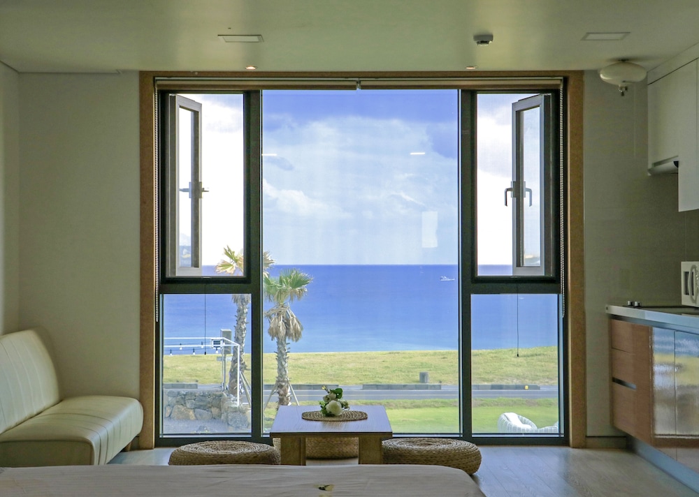 Sun And Moon Resort 99/100