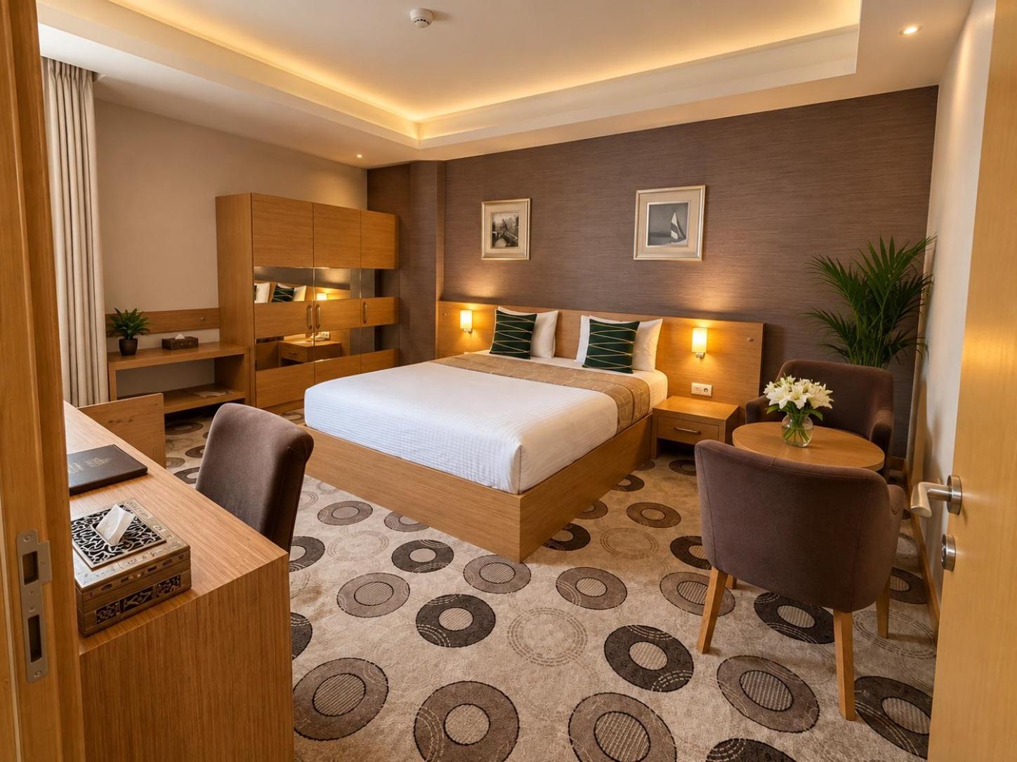 Grand Palace Hotel 32/71