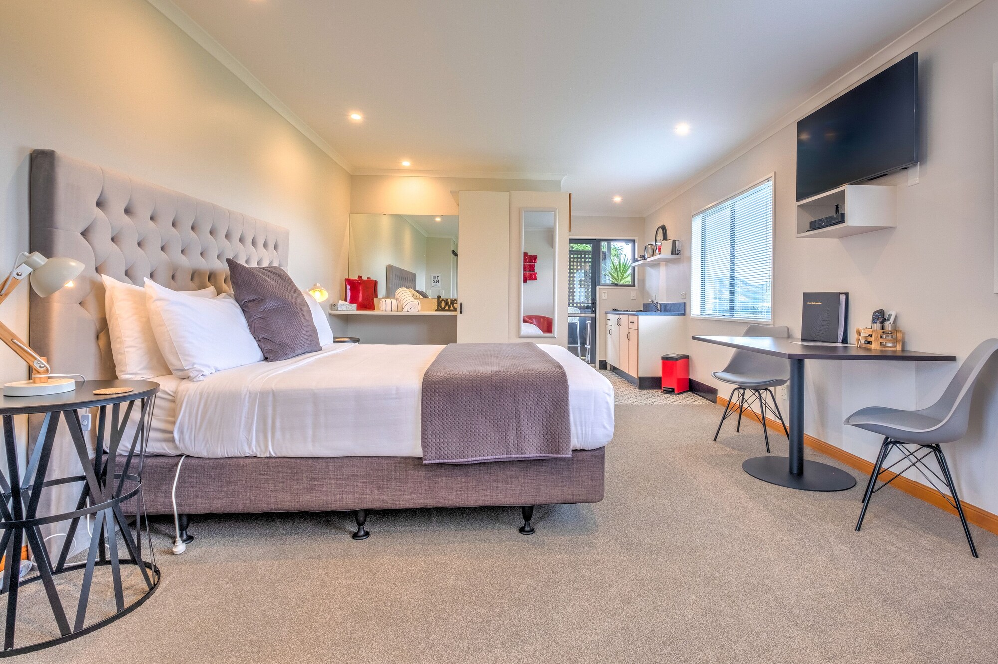 Pool, Spa, Executive, Studio, Suite, King Bed, Kitchenette