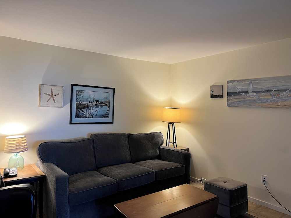 Sea Edge Beachside Hotel 36/59