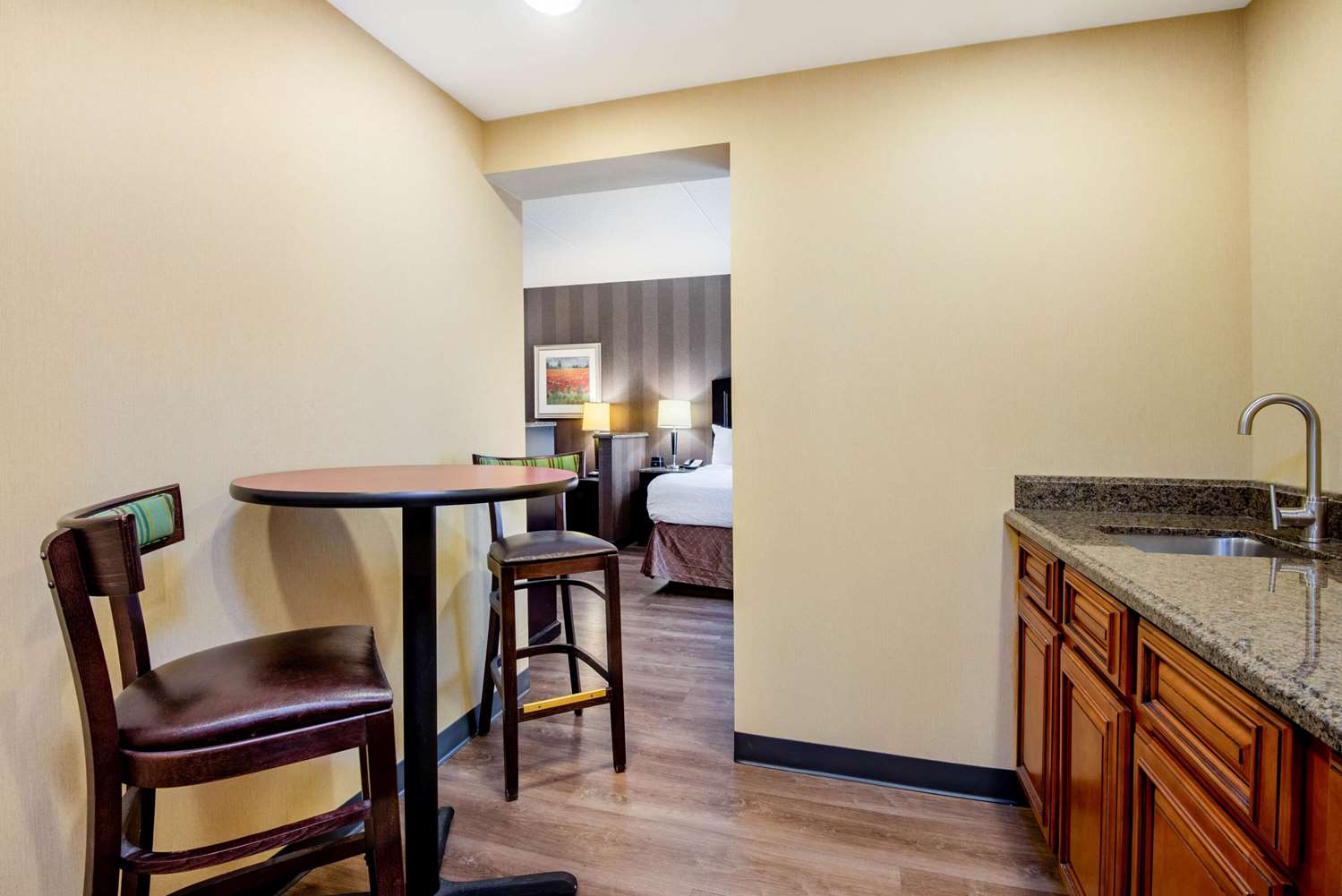 La Quinta Inn & Suites by Wyndham Bel Air/I-95 Exit 77A 39/44