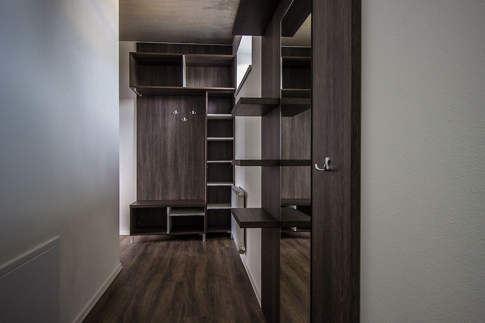 Hotel 63 22/38