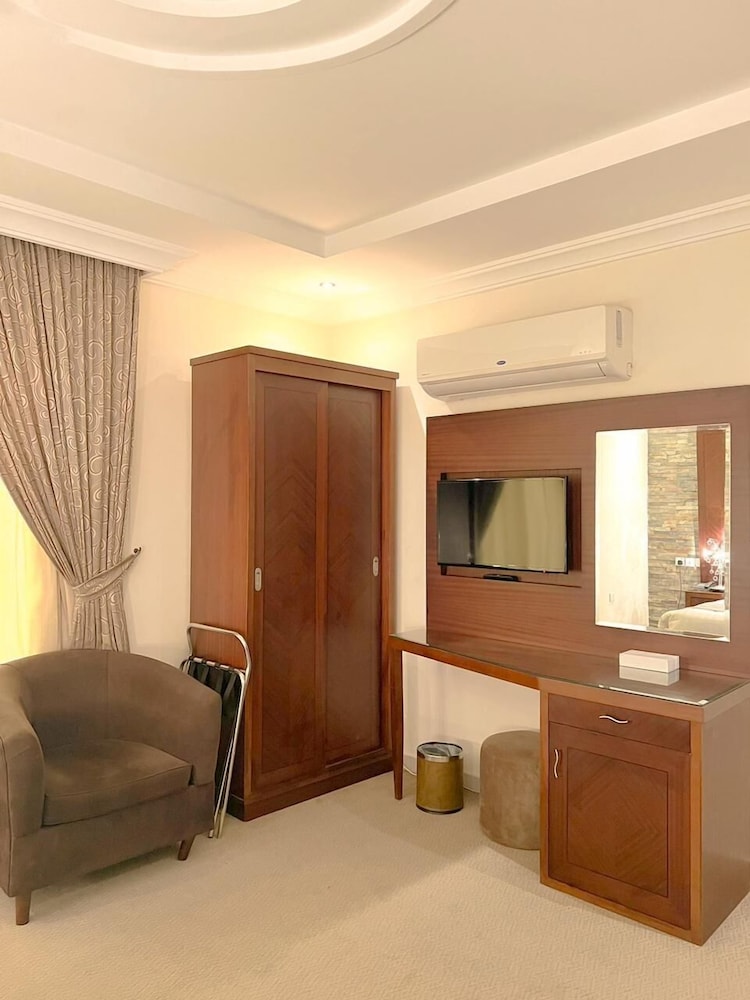 Loren Suites Al Salamah 22/50