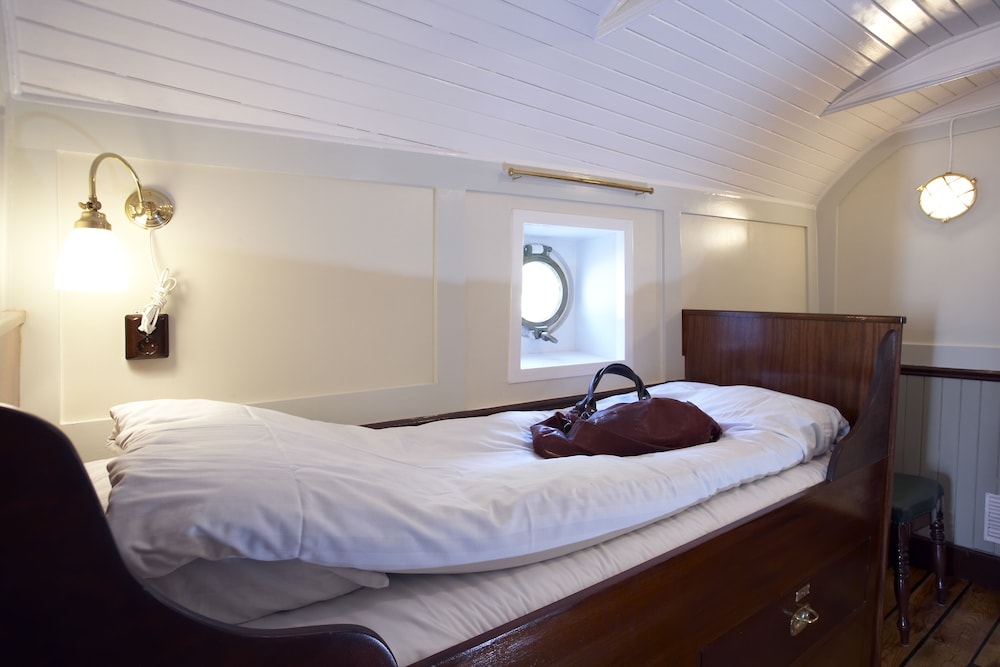 Stf Af Chapman Hostel 8/50
