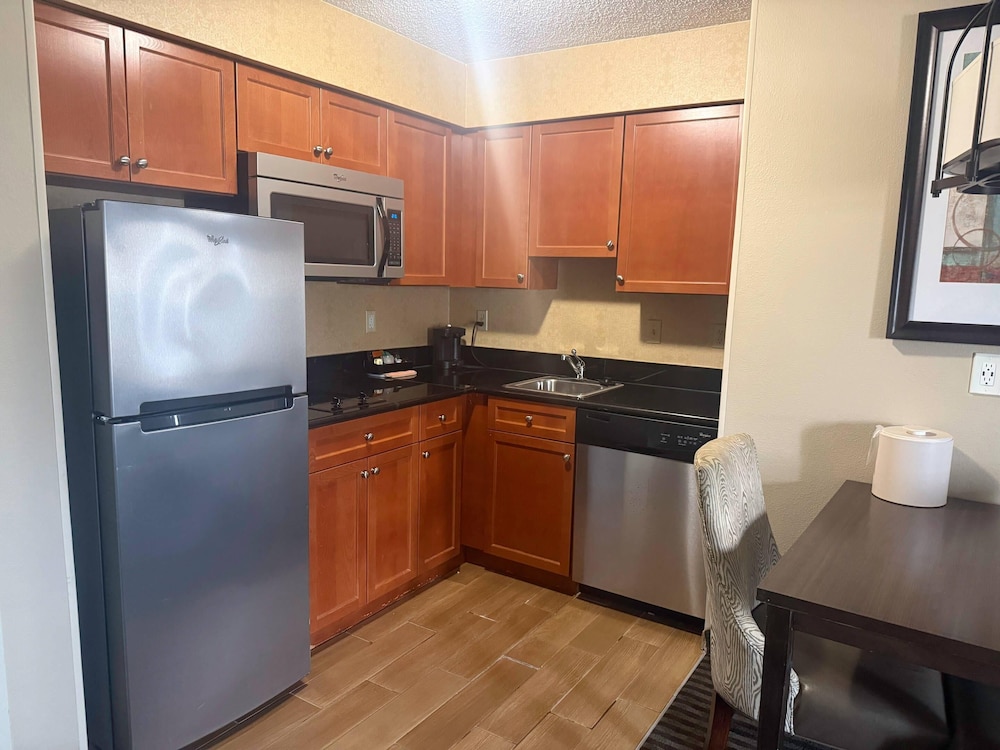MainStay Suites Grand Rapids, MI 40/43