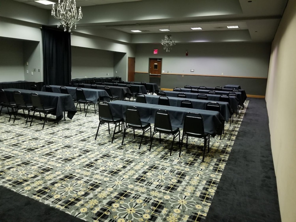 Route 66 Hotel And Conference 52/58