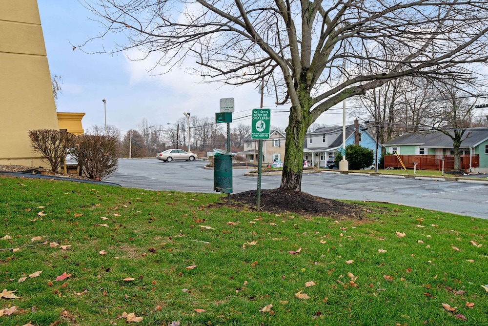 La Quinta Inn And Suites By Wyndham Harrisburg Airport Hershey 41/48