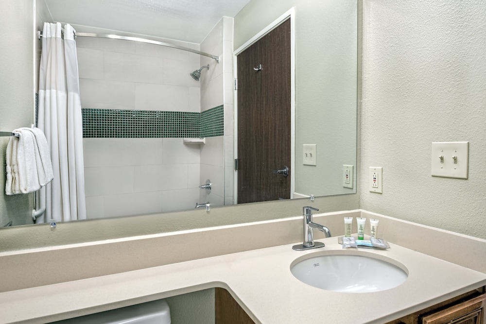 Staybridge Suites Lubbock 18/60