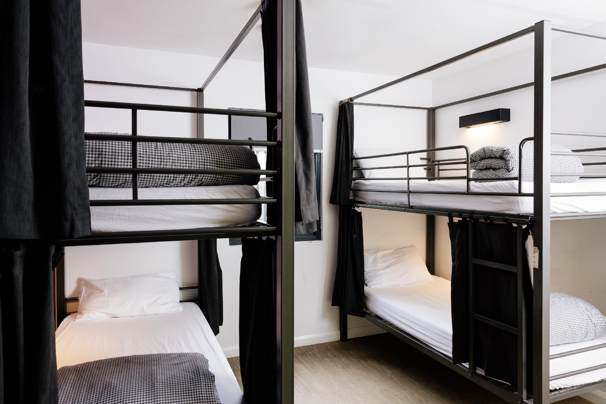 MALE DORM, 4 BEDS, PRIVATE BATHROOM