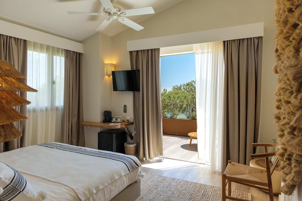 PRIVILEGE, DOUBLE BED, TERRACE