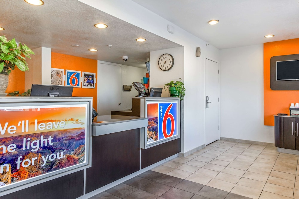 Motel6 Phoenix, AZ - West 9/45