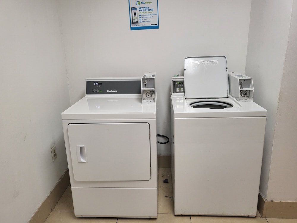 Budgetel Inns & Suites - Atlanta Galleria Stadium 15/25