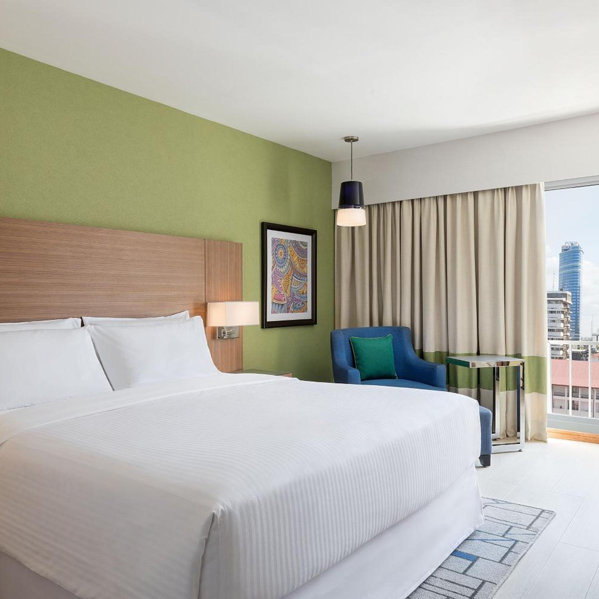 Pool, Guest Room, Deluxe, Queen Bed, City View