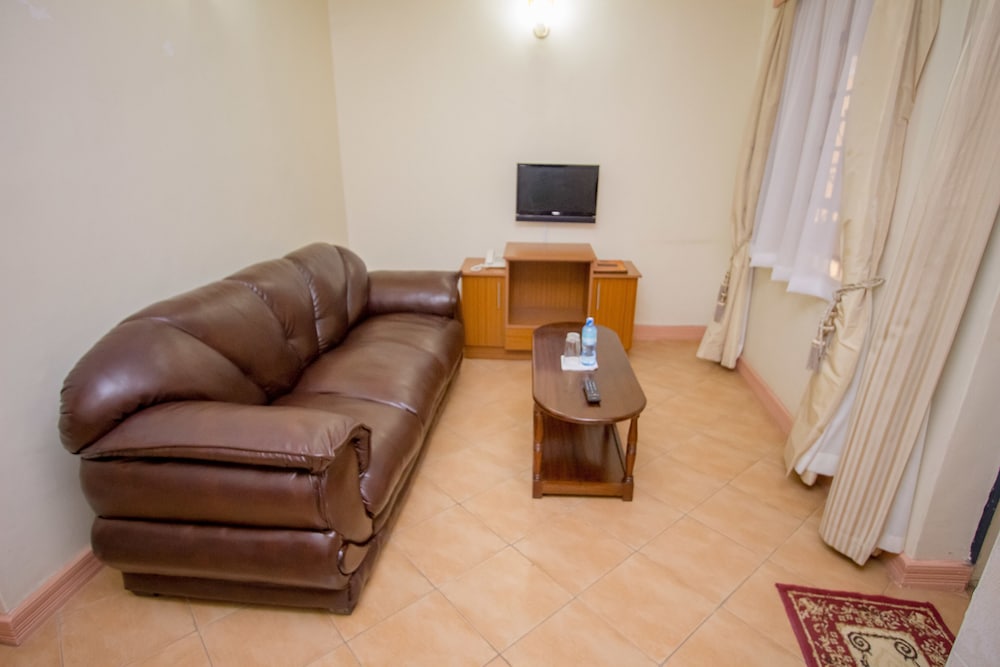 Emboita Hotel 34/50