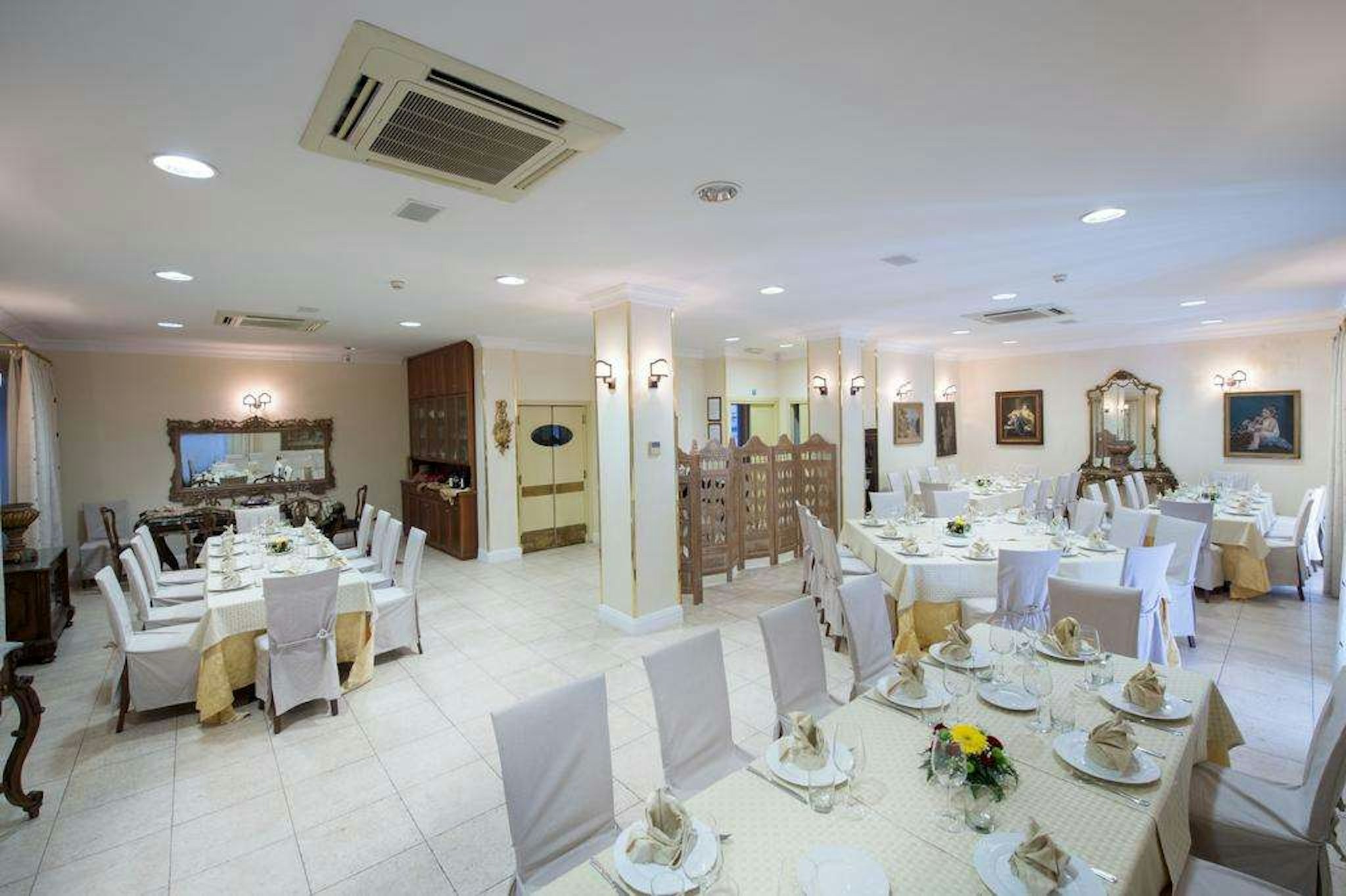 Akropolis Hotel 48/63
