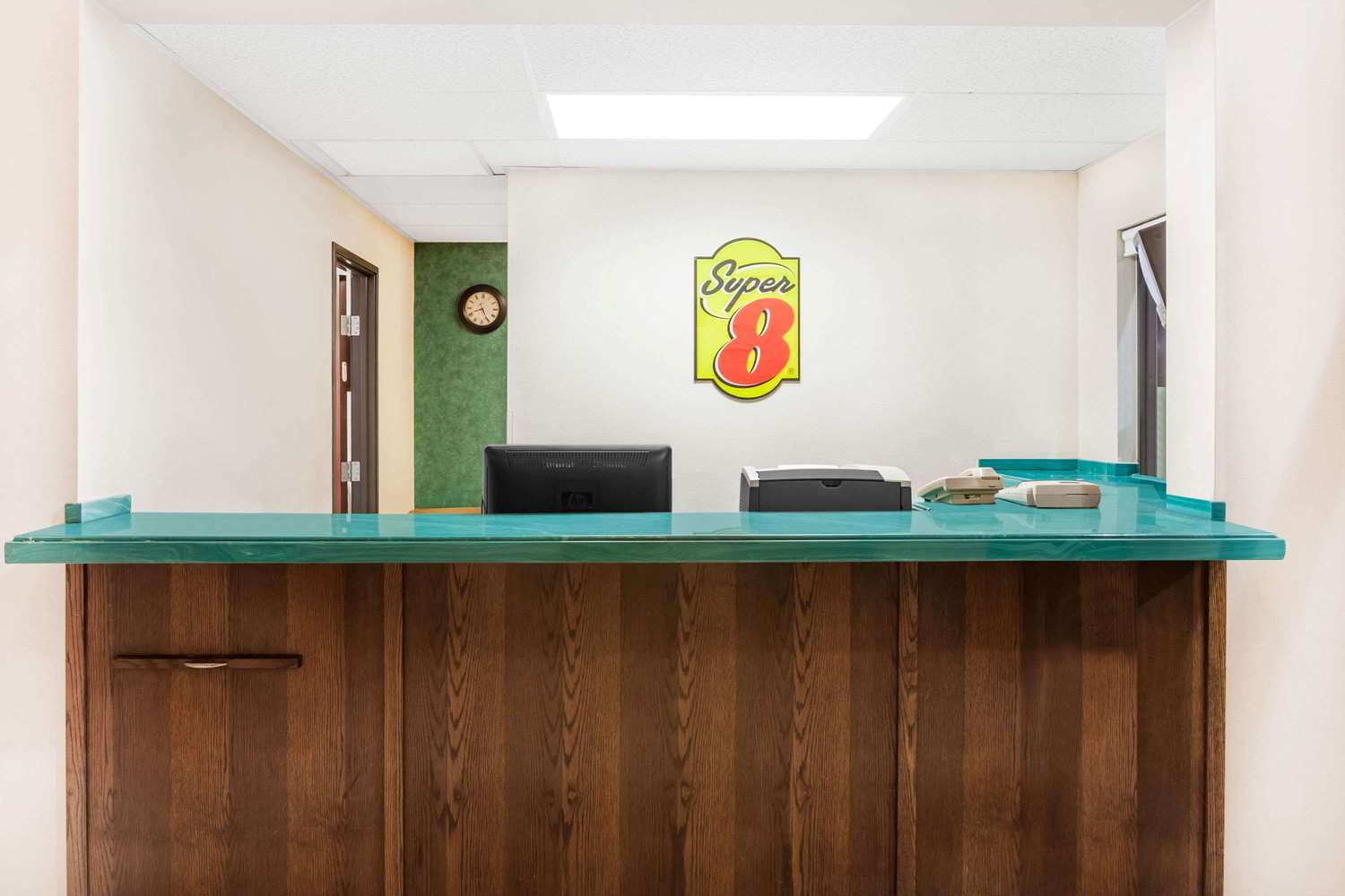 Super 8 by Wyndham Conway 1/7