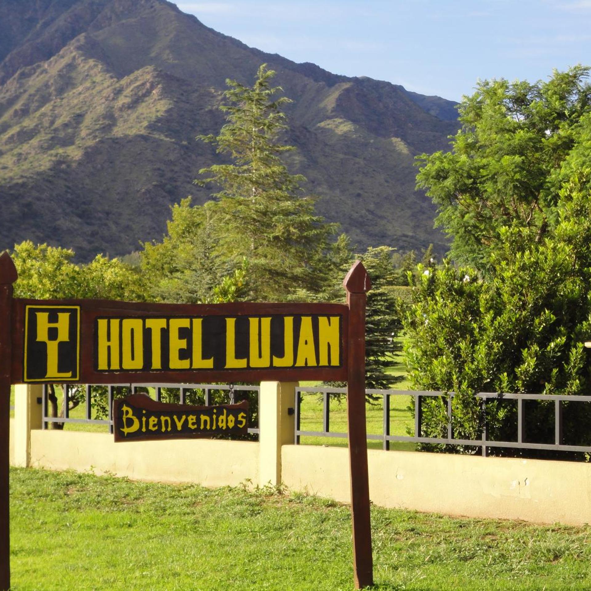Hotel Lujan 40/41